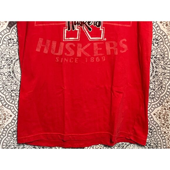 Blue 84 University Of Nebraska Huskers Red T-Shirt Size M - Picture 5 of 8